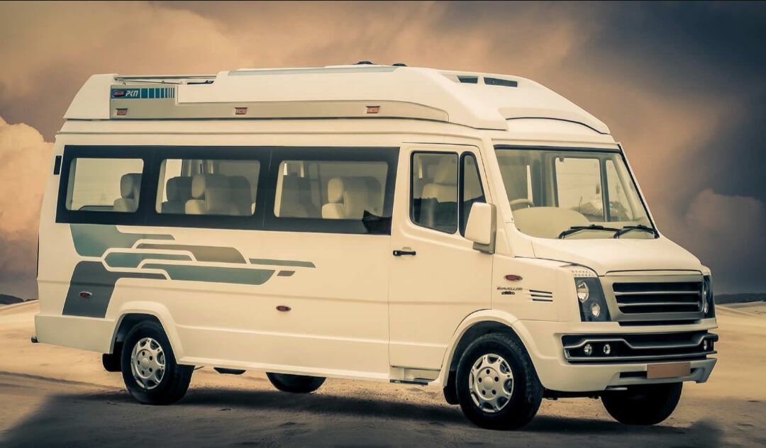 Luxury rental - Traveller 16 Seater